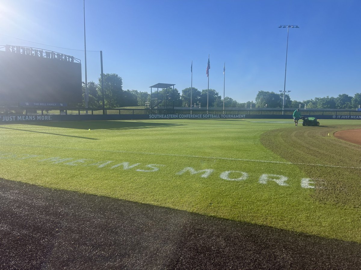 bigcuzelswick's tweet photo. Pulling cores everywhere this week….after a long week these guys are pushing along. 

Finally getting some 80 degree highs this week!

@jakevitty @Matt_Goode22 @keegangalloway https://t.co/MI2mVOCQro