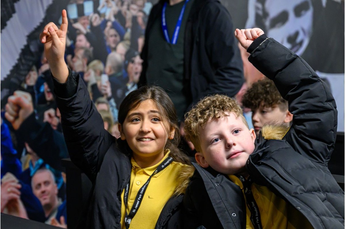 NU_Foundation's tweet photo. Aspiring sports reporters landed their first exclusive interview during a press conference with Anthony Elanga 🗞️🤩  

Pupils enjoying a stadium tour of St. James' Park stepped into the media suite to see a surprise subject ready for all their questions 🙋 

Full story 👉 https://t.co/5ozQvNUBq2
@PLCommunities
#PLPrimaryStars #PLMoreThanAGame