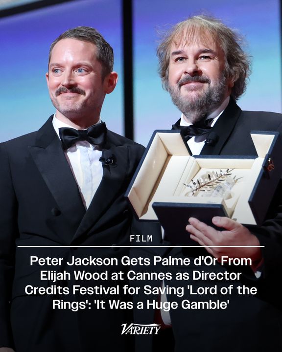 Variety's tweet photo. Elijah Wood awarded Peter Jackson at #Cannes with an Honorary Palme d'Or as the duo had a hearfelt "Lord of the Rings" reunion. 

https://t.co/4parCjio5f https://t.co/9DjV5iGpFu