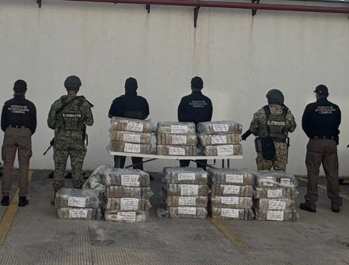 ReporteTab's tweet photo. Confirma FGR hallazgo de avioneta con droga en Balancán, sería procedente de centroamérica

https://t.co/kRkD99G6ys

#RT #Seguridad #Tabasco https://t.co/xztQLeZqjb