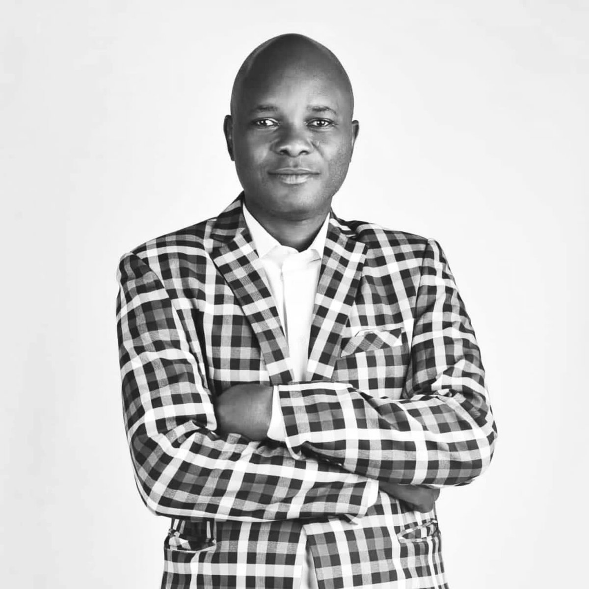 Akeweje Olayinka Fafoluyi tweet media