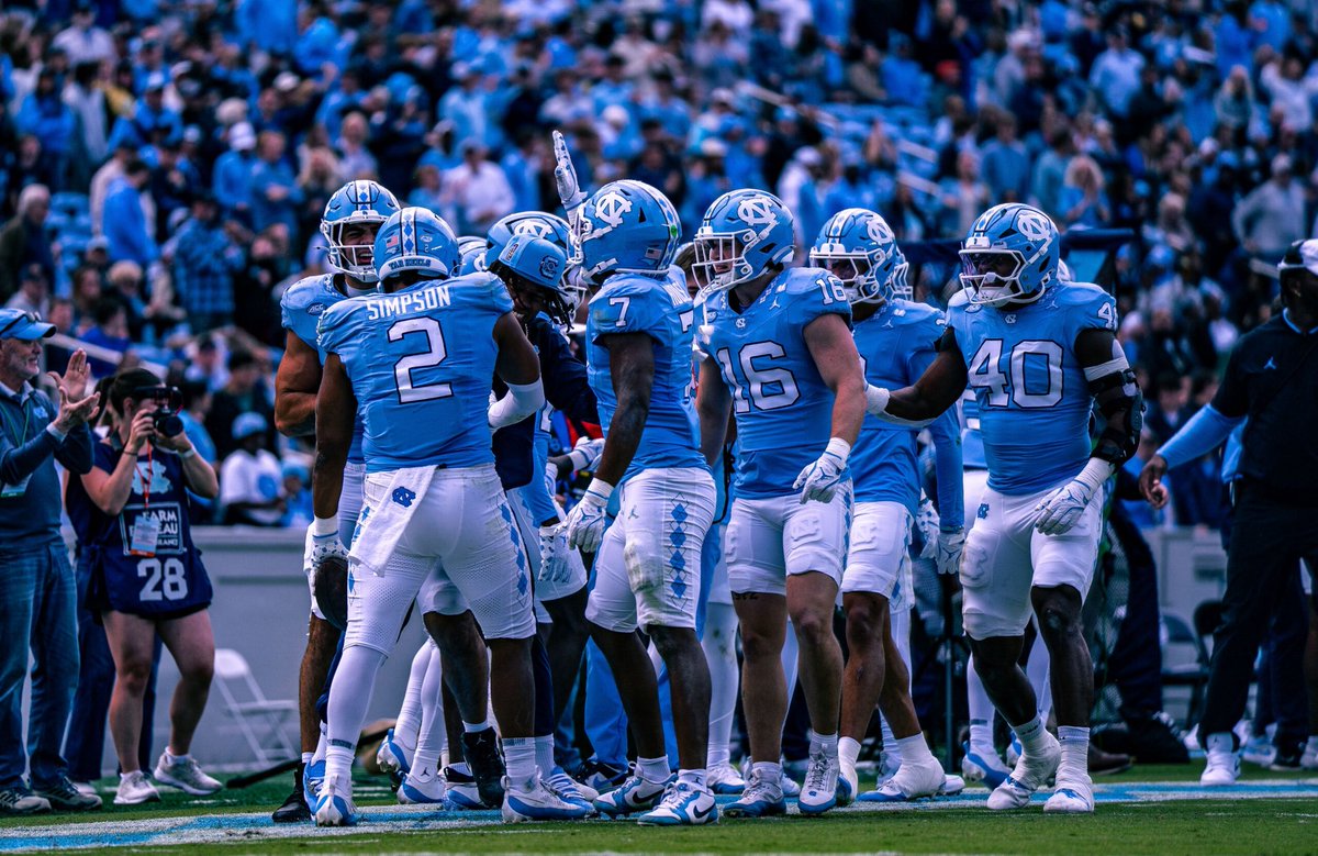 JerryFFigaro's tweet photo. Excited to receive an offer from @UNCFootball thank you @BlaylockAndrew @Belichick_B @mlombardiuncgm 

@CoachCDay @DXSF_FB @PactPerformance @SWiltfong_ @TomLoy247 @BrianDohn247 @AlexAgrellaRB https://t.co/7G618MWWrB