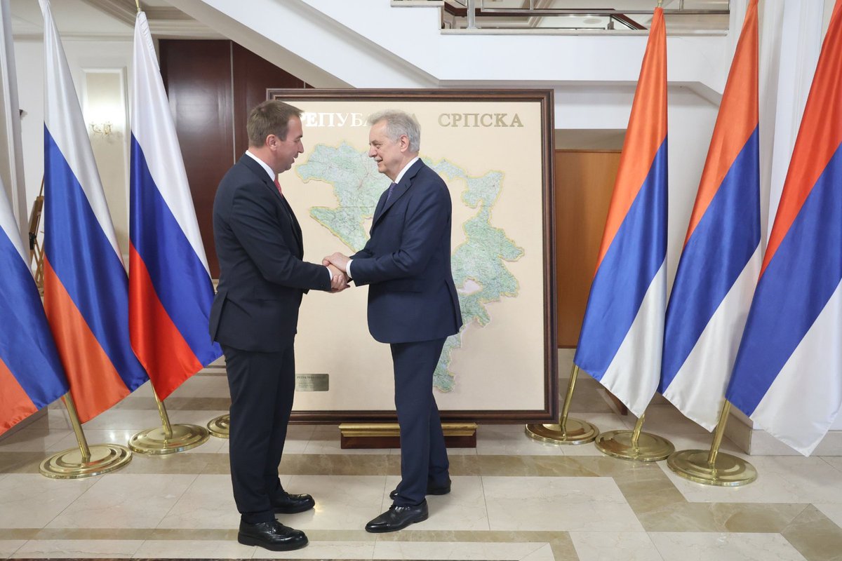 SelakG's tweet photo. Имао сам част да присуствујем свечаном пријему поводом Дана Санкт Петербурга у Републици Српској, у организацији Владе Санкт Петербурга.

Српски и руски народ повезују искрено пријатељство, међусобно поштовање и братске везе које трају вијековима. Наше односе додатно учвршћују заједничке вриједности, православна вјера и опредијељеност да чувамо свој идентитет, традицију и слободарски дух.

Увијек је добро разговарати о сарадњи, повезивању и пријатељству народа који се међусобно разумију и поштују.

 🇷🇸🤝🇷🇺