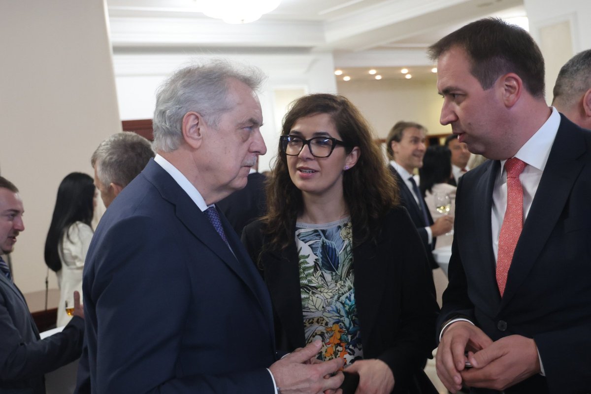 SelakG's tweet photo. Имао сам част да присуствујем свечаном пријему поводом Дана Санкт Петербурга у Републици Српској, у организацији Владе Санкт Петербурга.

Српски и руски народ повезују искрено пријатељство, међусобно поштовање и братске везе које трају вијековима. Наше односе додатно учвршћују заједничке вриједности, православна вјера и опредијељеност да чувамо свој идентитет, традицију и слободарски дух.

Увијек је добро разговарати о сарадњи, повезивању и пријатељству народа који се међусобно разумију и поштују.

 🇷🇸🤝🇷🇺