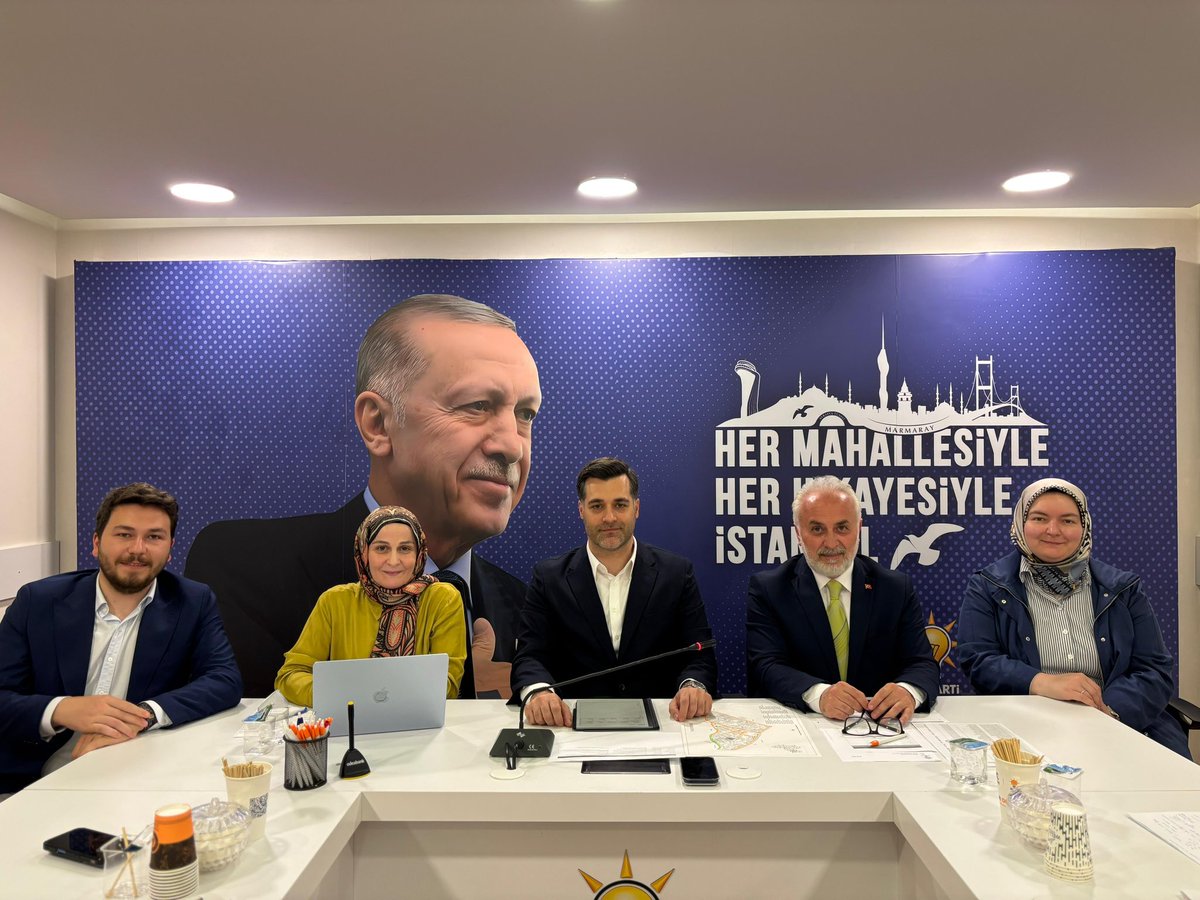 ak_uskudar's tweet photo. AK Parti Üsküdar olarak haftalık olağan Yürütme Kurulu ve Yönetim Kurulu toplantılarımızı, İl Yönetim Kurulu üyemiz Sn. Esra Sarıçiçek Çakar’ın katılımıyla; İlçe Başkanımız Sn. Taha Sarıcaoğlu’nun başkanlığında gerçekleştirdik.

#BizimÜsküdar https://t.co/733iWceM8D