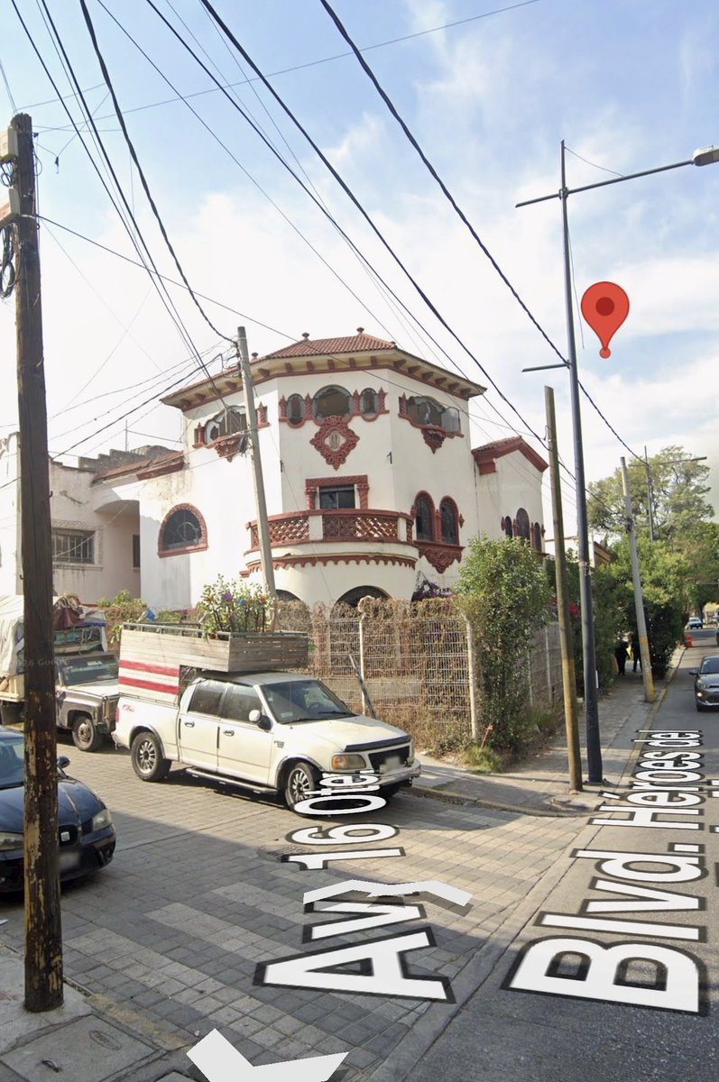 Sanfranvecinis's tweet photo. Hace un año vecinos de la colonia San Francisco reportamos esta casa abandonada ubicada en la esq. de 16 Ote y Blva. 5 de Mayo, la cual lleva más de 15 años en abandono y se ha convertido nuevamente en refugio de personas indigentes y delincuentes. @SSC_Pue @PueblaAyto
@SSPGobPue https://t.co/htd16cwbM9