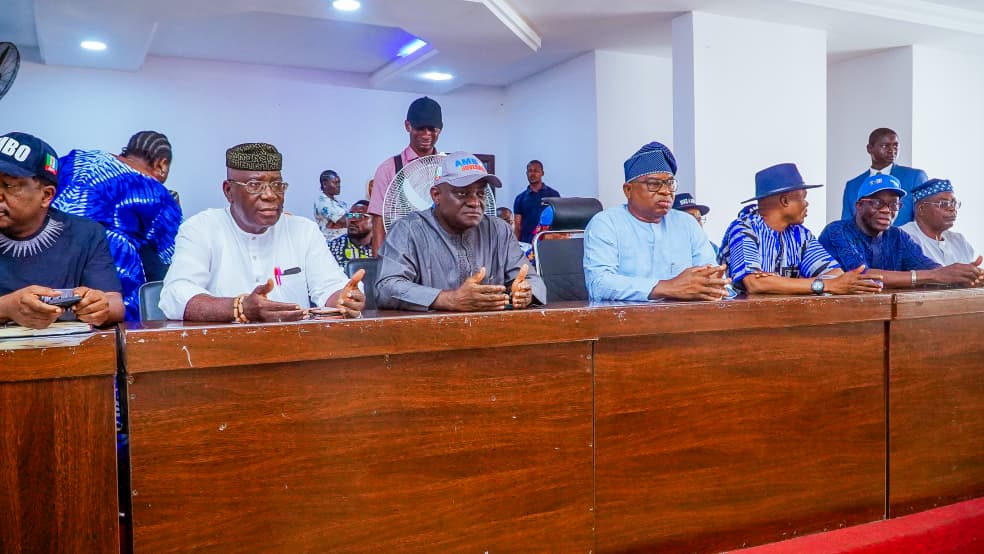 Bola Oyebamiji tweet media