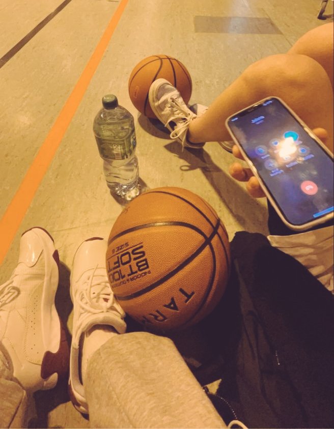 venvalyr's tweet photo. #Valaerion : ◯⃘  Basketball Player Valarr x Figure Skater Aerion  — ⠀͡꒱ https://t.co/UkCgPvWp1a