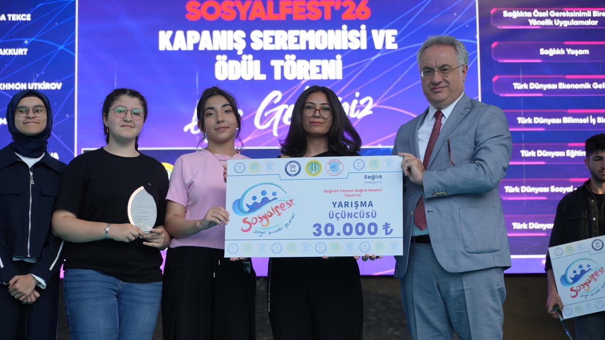 İzmir Demokrasi Üniversitesi tweet media