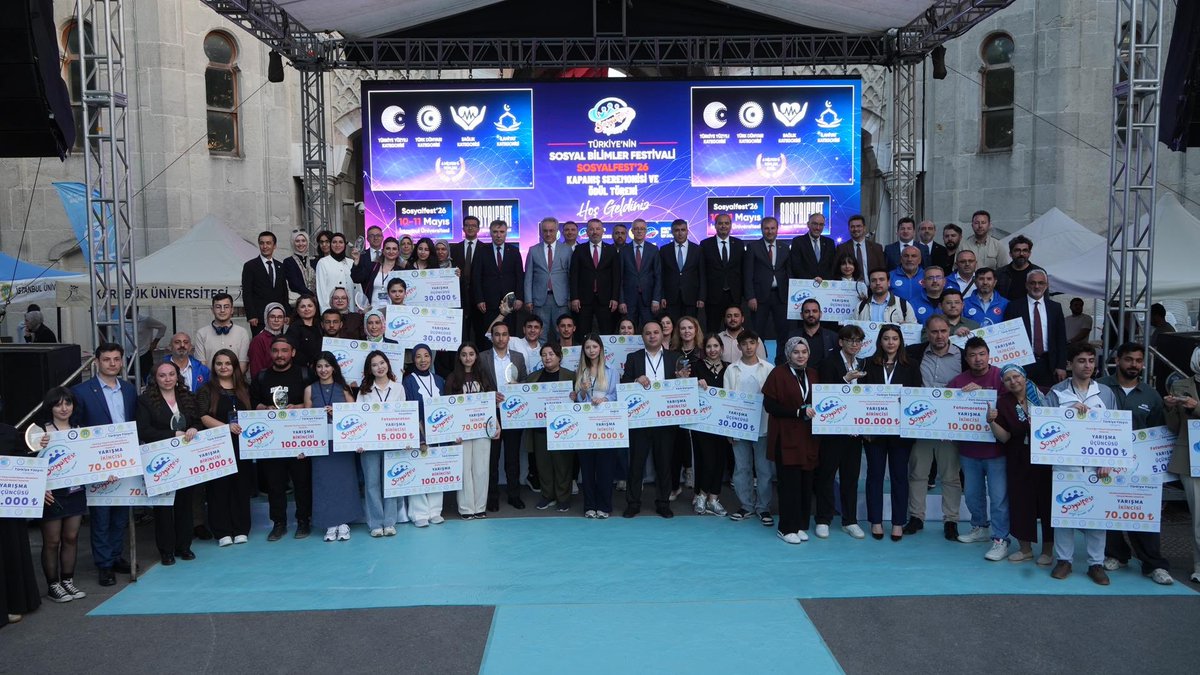 İzmir Demokrasi Üniversitesi tweet media