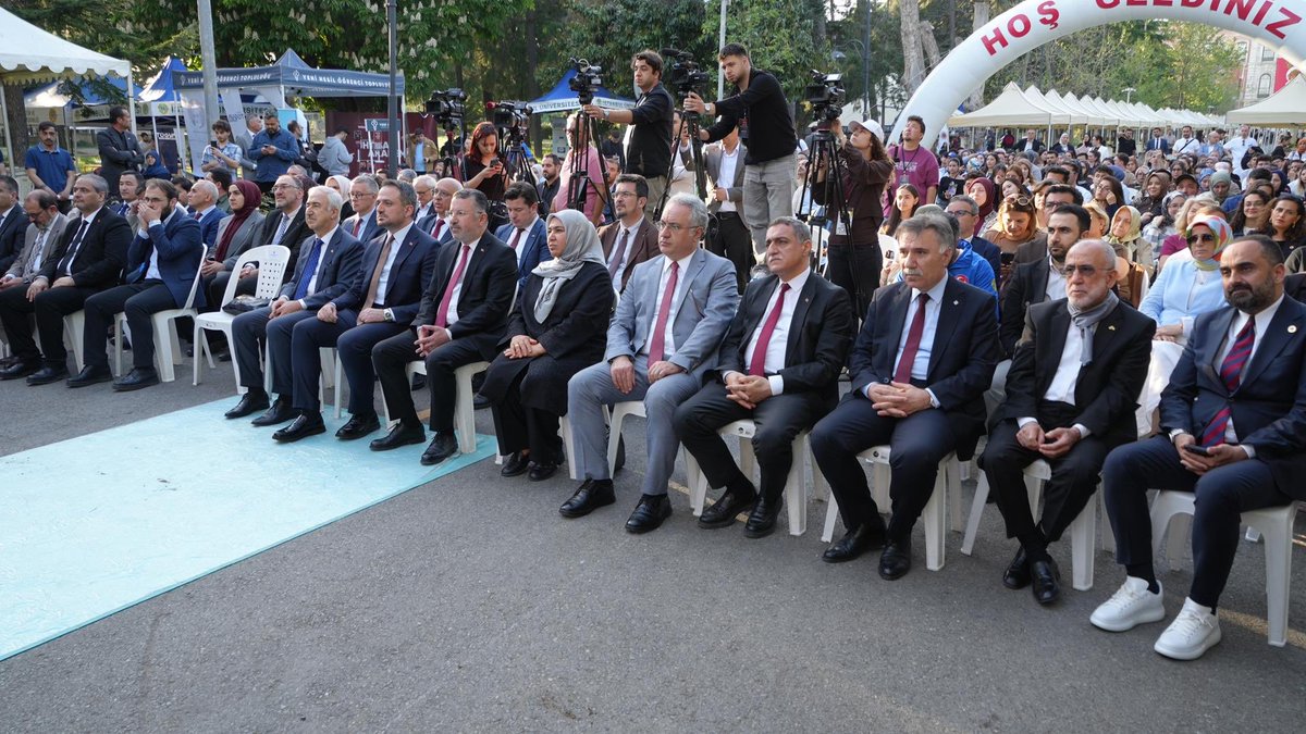 İzmir Demokrasi Üniversitesi tweet media