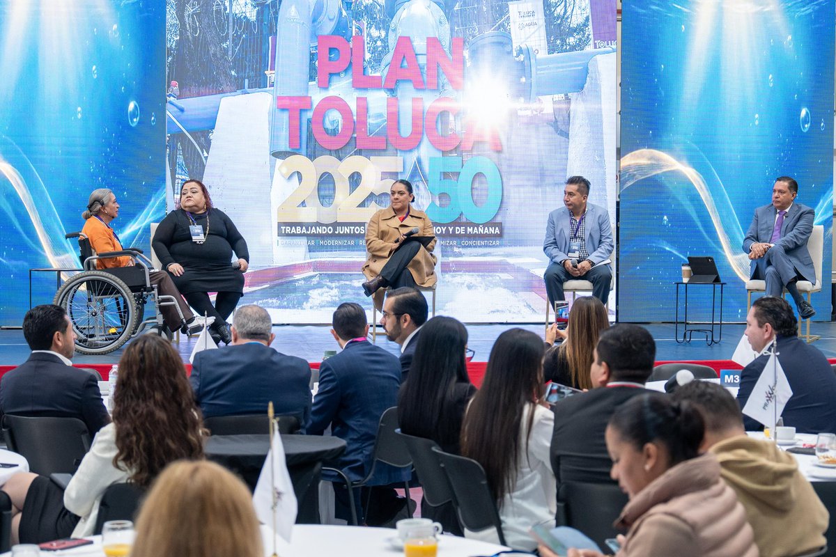 rimoba's tweet photo. 💦 El agua es uno de los grandes retos de nuestro tiempo y en #Toluca lo estamos atendiendo con responsabilidad, visión y acciones concretas.

Participé en el Tercer Foro Presente y Futuro del Agua, organizado por @CANACINTRA_EMex, donde compartí que nuestro Plan Hídrico Municipal se sostiene en tres ejes: captar, sanear y reutilizar el agua.

Estamos impulsando obras de captación pluvial, arcotechos captadores en escuelas, huertos escolares, nuevos sistemas en espacios públicos y la construcción de 21 pozos en un solo año, sin solicitar nuevas concesiones.

Garantizar el derecho humano al agua requiere coordinación con la industria, la sociedad y los distintos órdenes de gobierno. En #Toluca trabajamos para que cada acción de hoy construya un futuro con más agua, más sustentabilidad y más bienestar para las familias.

#RicardoMoreno
#TolucaCapitalDeOportunidadesYProgreso