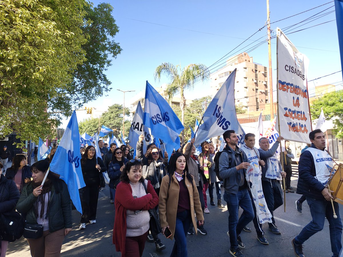 cisadems2's tweet photo. CISADEMS en la marcha federal en defensa de la escuela pública y el financiamiento universitario.
Santiago del Estero, 12 de mayo de 2026 https://t.co/kwTqhyMXbb