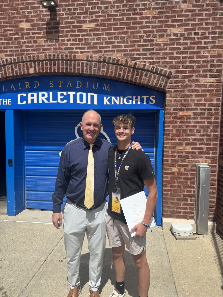 CadeSaunders08's tweet photo. After a great talk and visit with @CoachJournell I am thankful and blessed to receive an offer from @CarletonFB College!!! 

#keepstackin 
@CoachSamKent @AB_Balogh21 
@MontroseFB https://t.co/ArgxBbX069