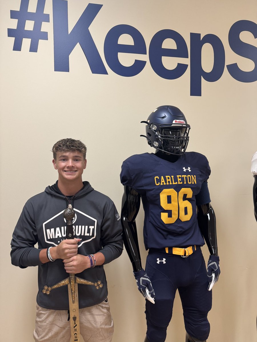 CadeSaunders08's tweet photo. After a great talk and visit with @CoachJournell I am thankful and blessed to receive an offer from @CarletonFB College!!! 

#keepstackin 
@CoachSamKent @AB_Balogh21 
@MontroseFB https://t.co/ArgxBbX069
