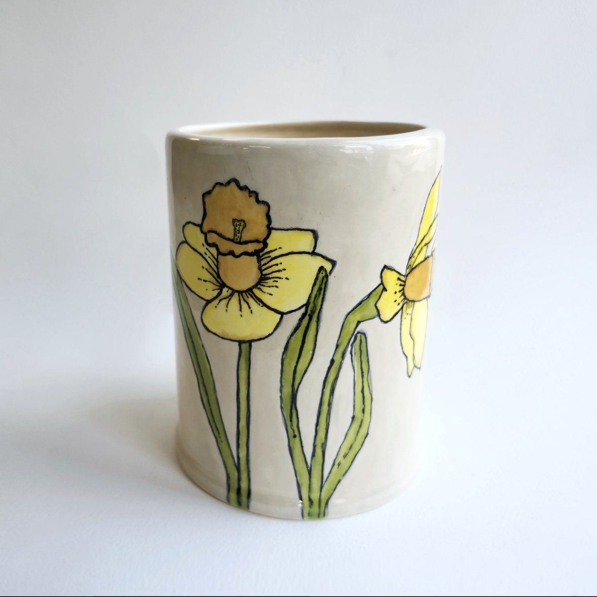 PotteryWorksCLS's tweet photo. If you're looking for a piece to brighten your space, come on down to our studio! Spring keeps on springing in here! 🌼🌸🌺🌷 https://t.co/DWN31A0g23