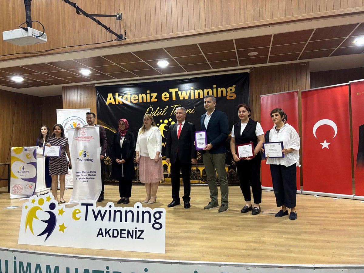 mdtomtal's tweet photo. 2025-2026 eğitim öğretim yılı için hak kazandığımız eTwinning School etiketimizi törenle teslim aldık.

@tcmeb @UABakanligi @a_uraloglu @TOBBiletisim @RHisarciklioglu @tcmeb_mtegm @skaygusuz @valiatillatoros @MersinMEM @Muhammed0744 @Mersin_DTO @ZeyitSener @saimdemir33 https://t.co/r38MrNgNX7