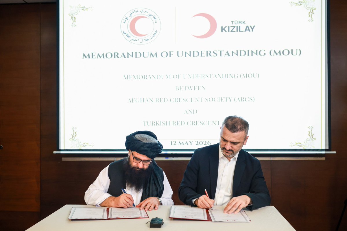 KizilayKurumsal's tweet photo. Türk Kızılay ile Afganistan Kızılayı arasında, 2026-2031 yıllarını kapsayan 5 yıllık iş birliği protokolü imzalandı.

Uluslararası İşler ve Göç Hizmetleri Genel Müdürümüz Alper Küçük ile Afganistan Kızılayı Genel Sekreter Yardımcısı Molavi Ruhullah Mohmand’ın imzaladığı protokol kapsamında, iki kardeş kuruluş arasındaki insani yardım alanındaki iş birliğinin güçlendirilmesi hedefleniyor.