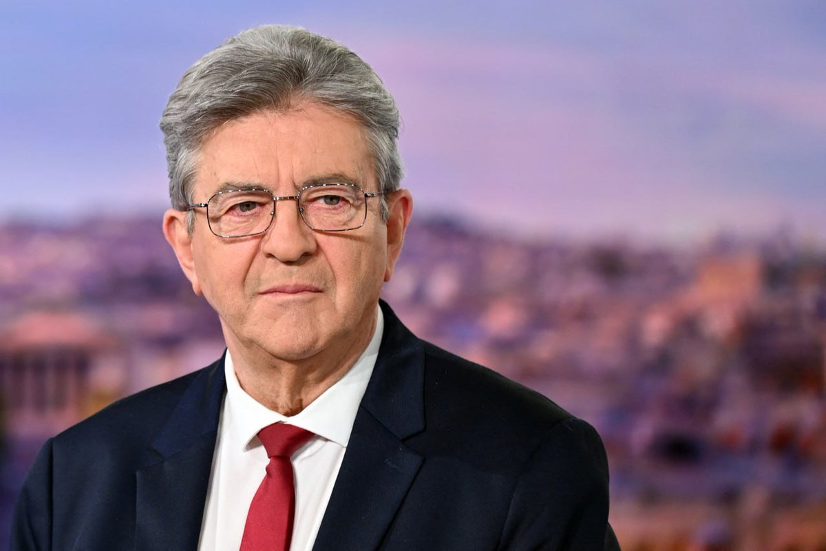 FokusKare's tweet photo. 🔵Fransız cumhurbaşkanı adayı Mélenchon: 

▪️ ''İsrail, bölgedeki en tehlikeli devlettir.''

▪️ ''Komşularına saldıran ve savaşları başlatan taraf İsrail’dir.''

▪️ ''Gazze’de soykırım işleniyor.''

▪️ ''Netanyahu hükümeti Lübnan’a saldırdı ve Golan Tepeleri’ni işgal altında tutuyor.''