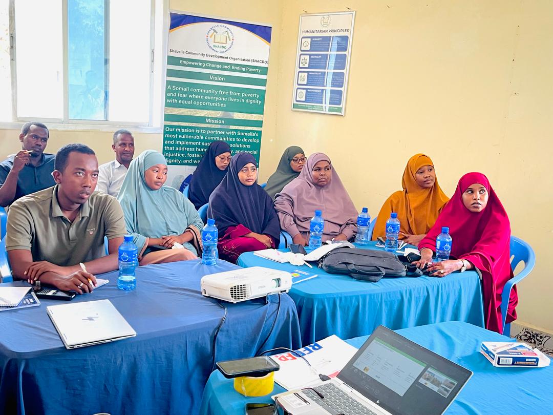 Shacdo_org's tweet photo. SHACDO Somalia, in partnership with International Rescue Committee and in collaboration with local authorities under GAVI REACH, trained frontline workers on last-mile immunization supply chain management in Afgooye.

Strengthening immunization services in Lower Shabelle, Somalia https://t.co/ahDiGGB1Uj