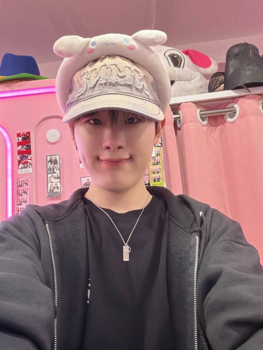 je gwanwoo pics tweet media