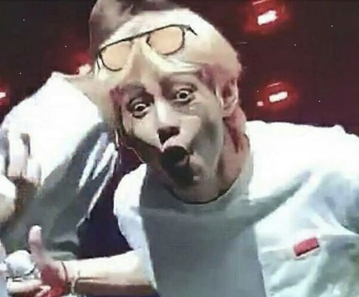 solomagicdark's tweet photo. @velvetskies547 @koofied98 @Koreaboo It's all editing 😂 here no edit for pighyung 🤮 https://t.co/JTC4tHWWQE