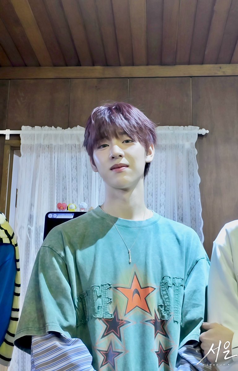 SeoeunNote's tweet photo. 20260512 리스닝카페

왜 이러는 거야!? 심장이 터질 것만 같아…🥹🥹

#김동윤 #KIMDOMGYUN 
#드리핀 #DRIPPIN
#차동협 #CHADONGHYEOP https://t.co/JH8zwiiZlI