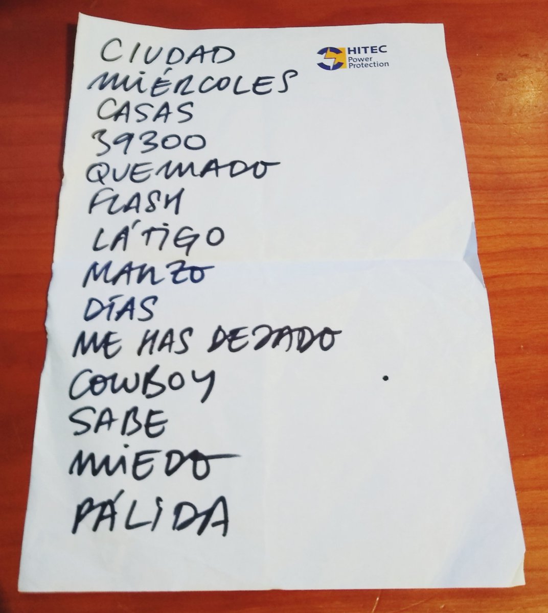 Álex tweet media
