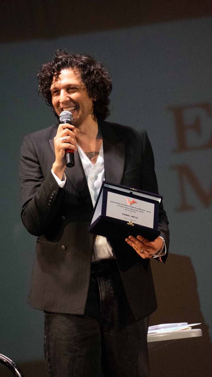 ElsaMorante's tweet photo. Questa mattina al Teatro Diana di Napoli si è svolta la 40esima edizione del Premio Elsa Morante, presieduta da Dacia Maraini. Il tema di quest’anno: “I ragazzini salvati dal mondo”, un invito ai giovani a diventare artefici del proprio futuro. https://t.co/zm3qvxPG5B