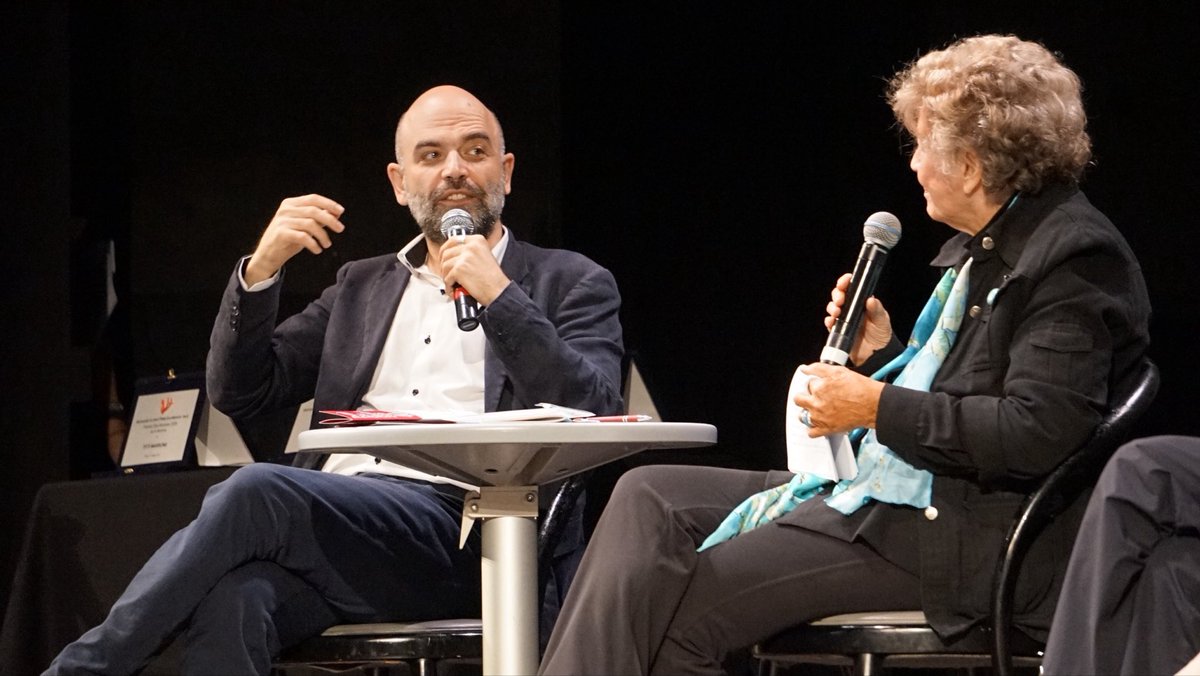 ElsaMorante's tweet photo. Questa mattina al Teatro Diana di Napoli si è svolta la 40esima edizione del Premio Elsa Morante, presieduta da Dacia Maraini. Il tema di quest’anno: “I ragazzini salvati dal mondo”, un invito ai giovani a diventare artefici del proprio futuro. https://t.co/zm3qvxPG5B