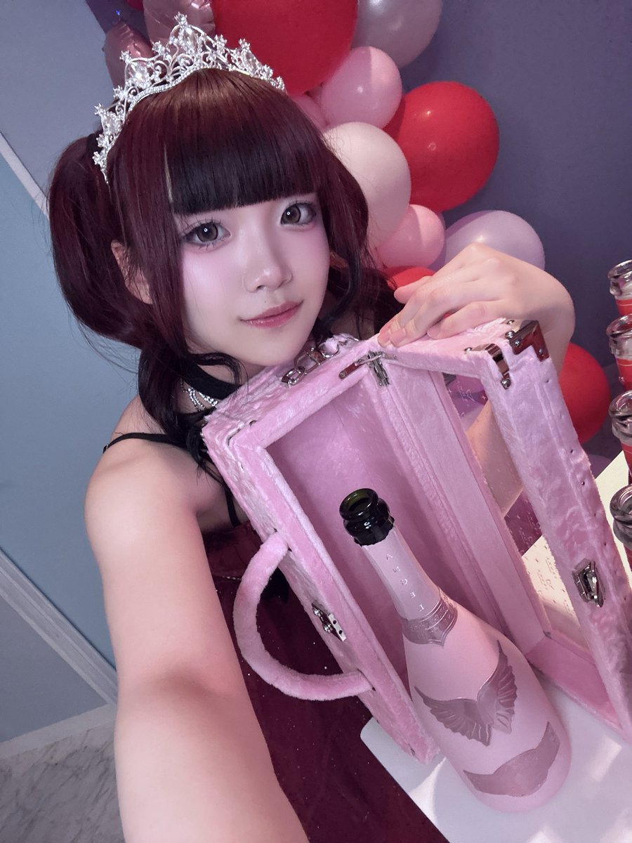ゆあ tweet media