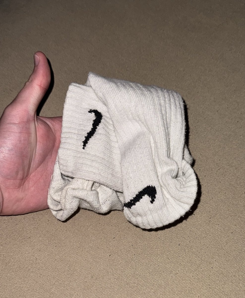 notaagoodboy's tweet photo. Algún sumiso que quiera estos calcetines sudados DM https://t.co/Ut84HKMMPD
