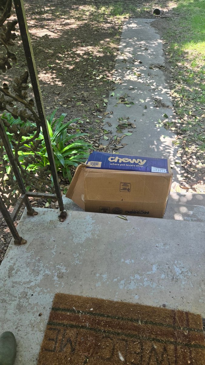 MrRiddler85's tweet photo. I sent certified letters and spoke to the "damage team" with no resolution. @Chewy, this is why I’m done. I can't trust my animals' health to a carrier that views basic service as a burden. See you in court, @FedEx. (2/2) https://t.co/60VAVjhptH