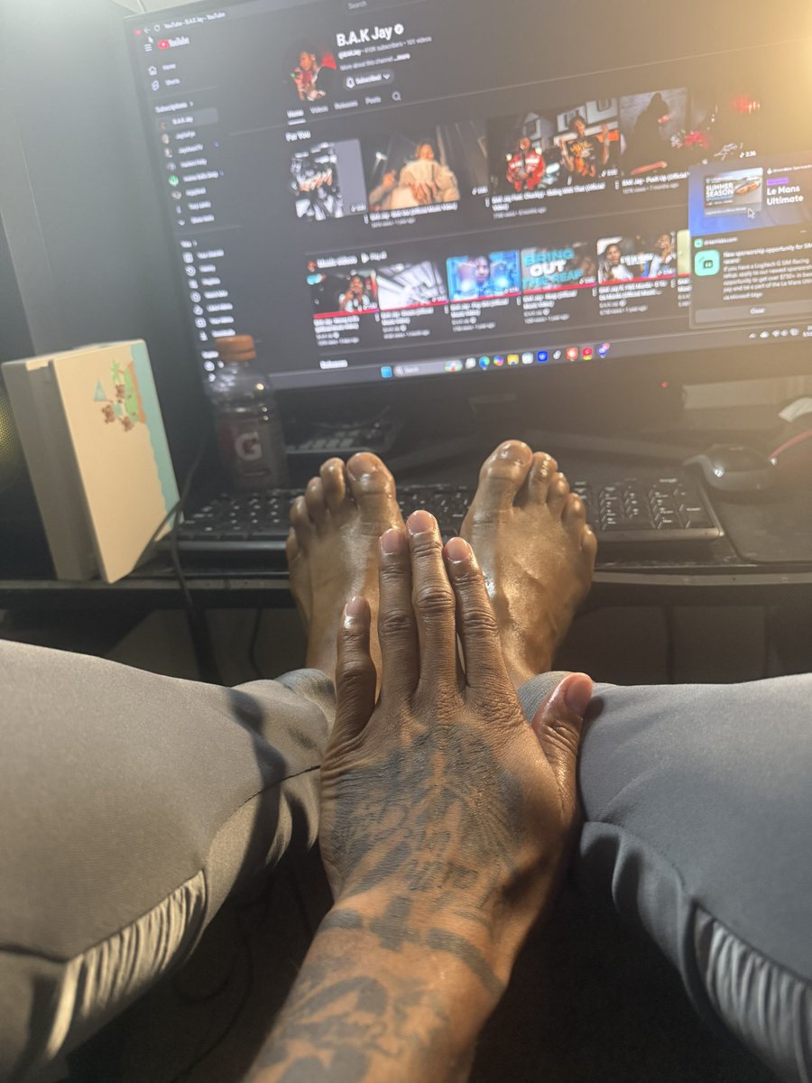 camsfeetandnail's tweet photo. All oil up so let me slide them on you 😩 https://t.co/Dzwugqq0RQ