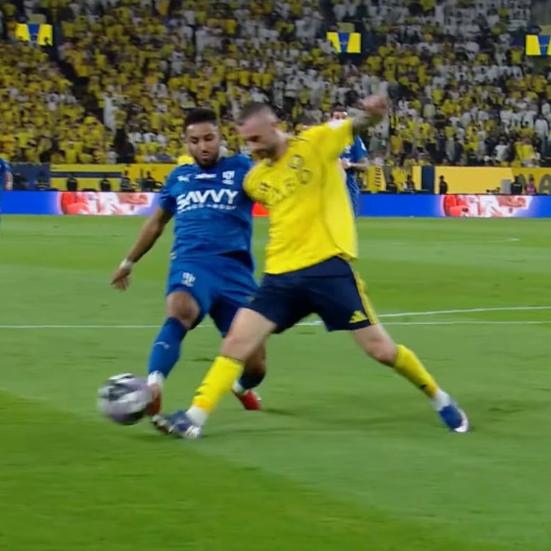 🚨 𝗕𝗥𝗘𝗔𝗞𝗜𝗡𝗚: Replay shows that it was 100% OFFSIDE as the ball came from ...