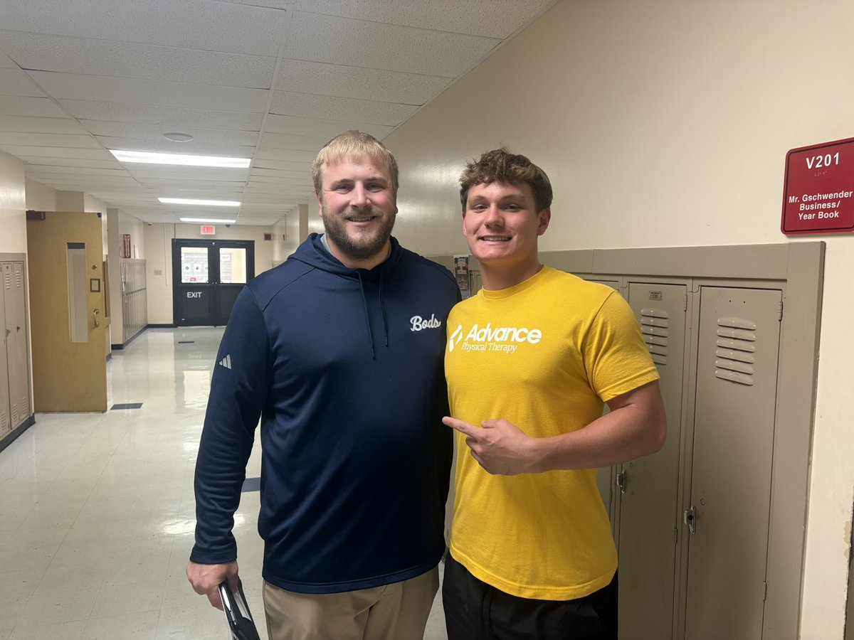 MurfDonnie's tweet photo. Thank you @Travis_Britz for coming to talk about @IchabodFTBL! Can’t wait to be on campus. https://t.co/OH92o61lCq