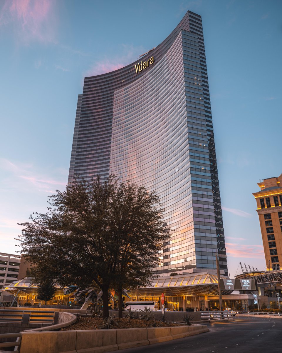 VdaraLV's tweet photo. Do Vegas your way. Enjoy up to 30% off some of the best views at the center of the Strip here at Vdara. Plan your next visit today. https://t.co/uOUAXElhOX https://t.co/NibkywEerV