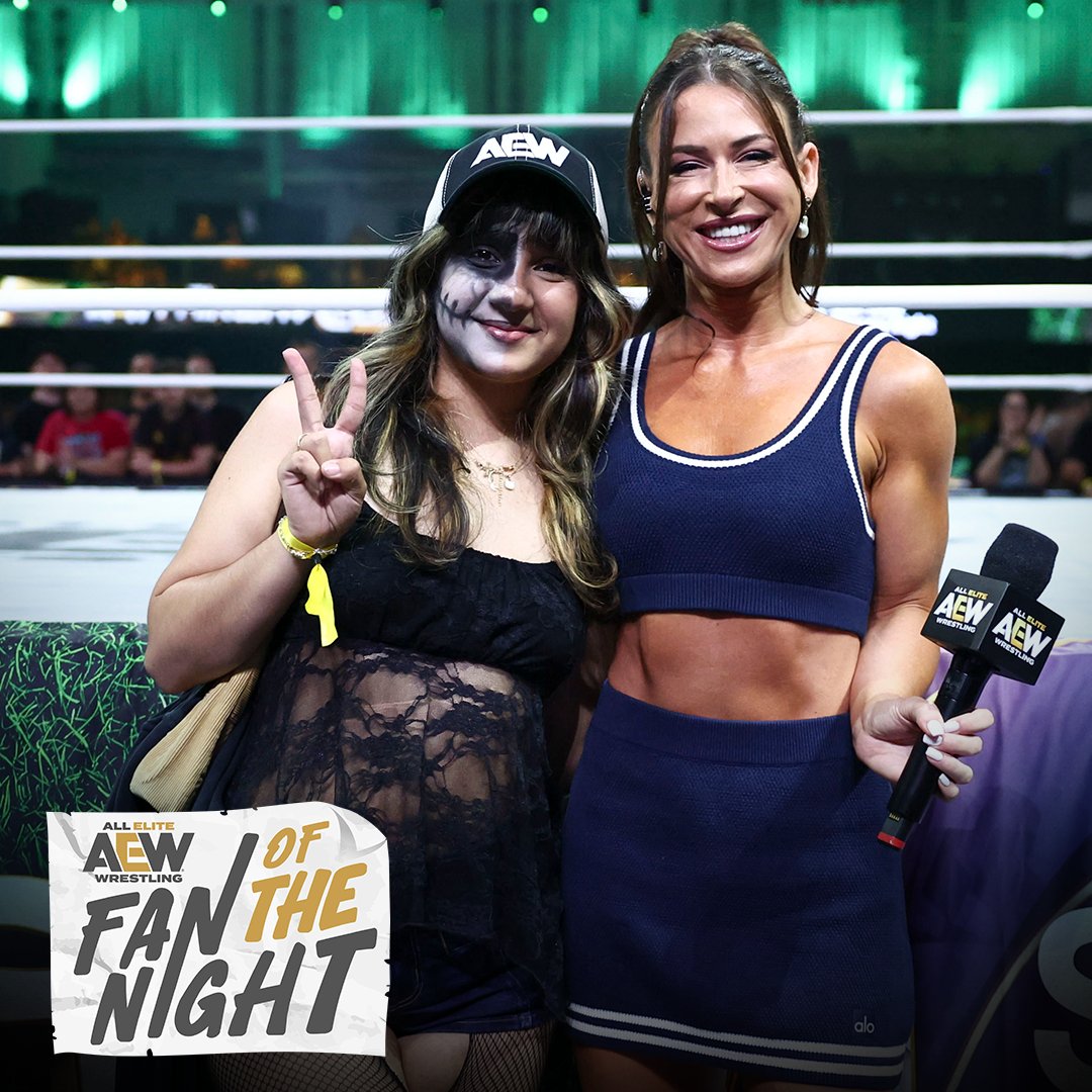 AEW's tweet photo. West Palm Beach showed up for #AEWCollision: Fairway To Hell last Saturday night, and our AEW Fan of the Night, Chelsea, was right there for all of it!

Thanks for bringing the energy; we hope it was a night to remember! https://t.co/FlZRand57B