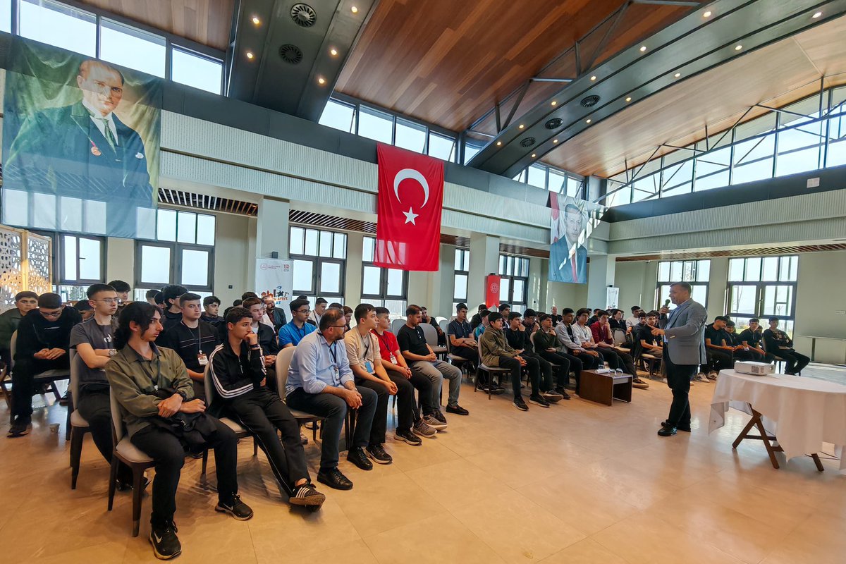 mebmazidenatiye's tweet photo. 📍Maziden Atiye Ahlat

Öğrencilerimizin kişisel ve akademik gelişimlerini desteklemek amacıyla farklı konularda seminerler düzenledik.

📌Öncü ve Ufuk Şahsiyetler
📌Evrende Kısa Bir Tur
📌Türk İslam Sanatları ve Estetiği

@tcbestepe 
@tcmeb 
@hasandogan 
@Yusuf__Tekin 
@CihadDemirli 
@bilalmacit 
@CelileErenOKTEN 
@farukyelkenci