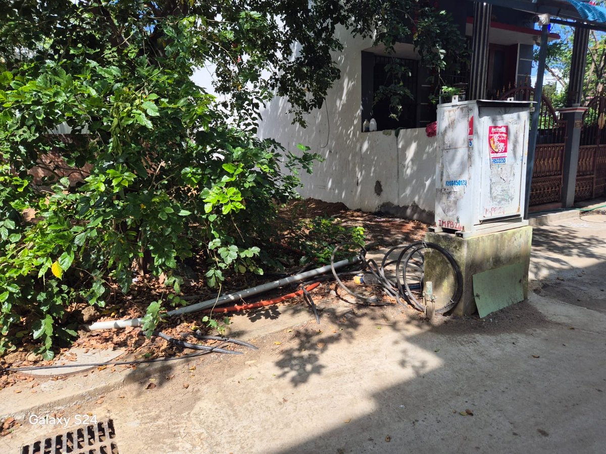 raja_fcm's tweet photo. @TANGEDCO_Offcl sir what is the procedure to move the LT underground structure which give power supply to few housed it is quite disturbance and danger to start constructing it is placed very centre we can’t even start the work https://t.co/2aHrvdsOWA
