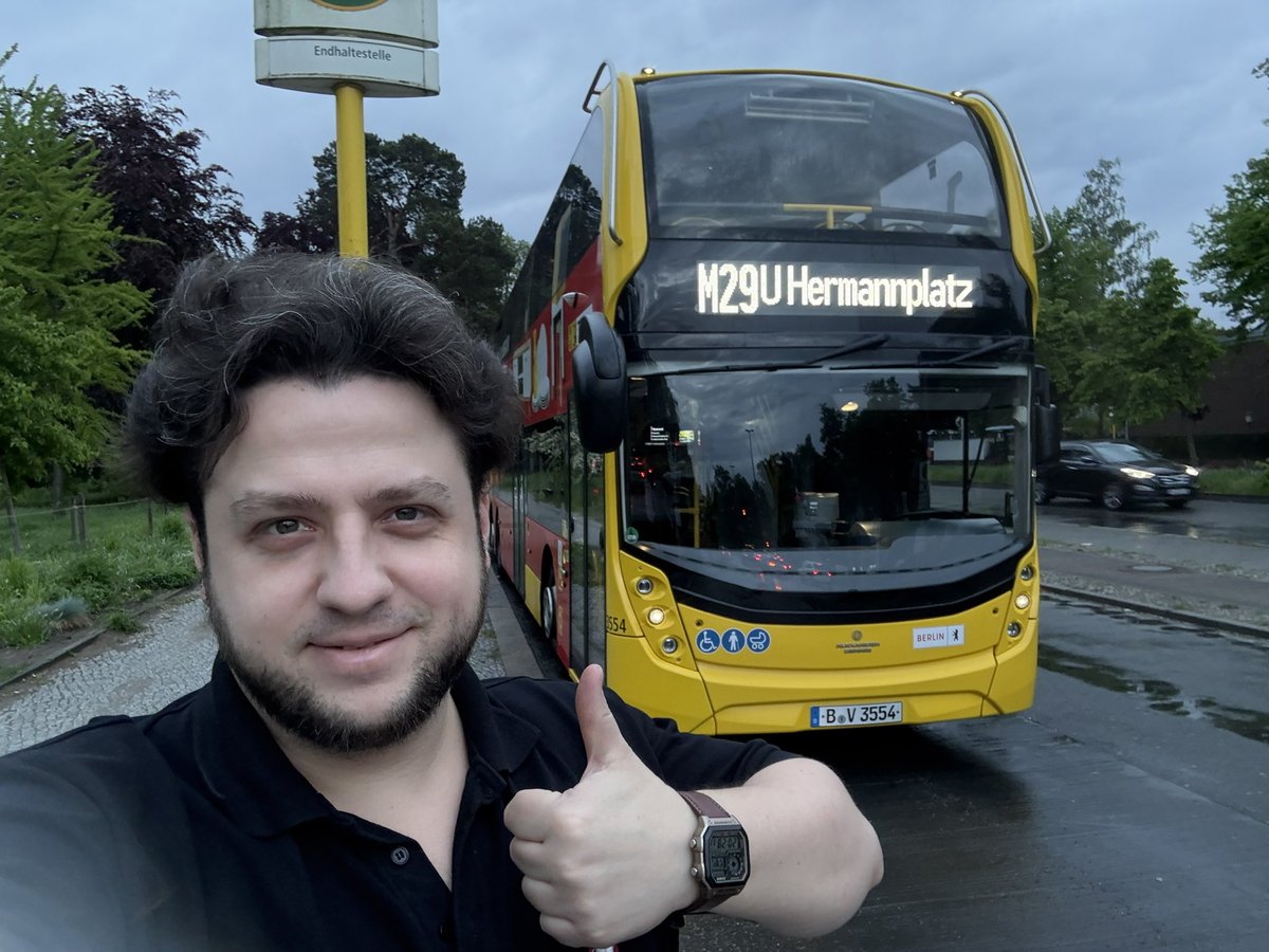 FlyingBurrito51's tweet photo. Я скучал по доппельдекерам! И вот, наконец, целая ночь впереди! 🤩 https://t.co/MvatHtEr8l