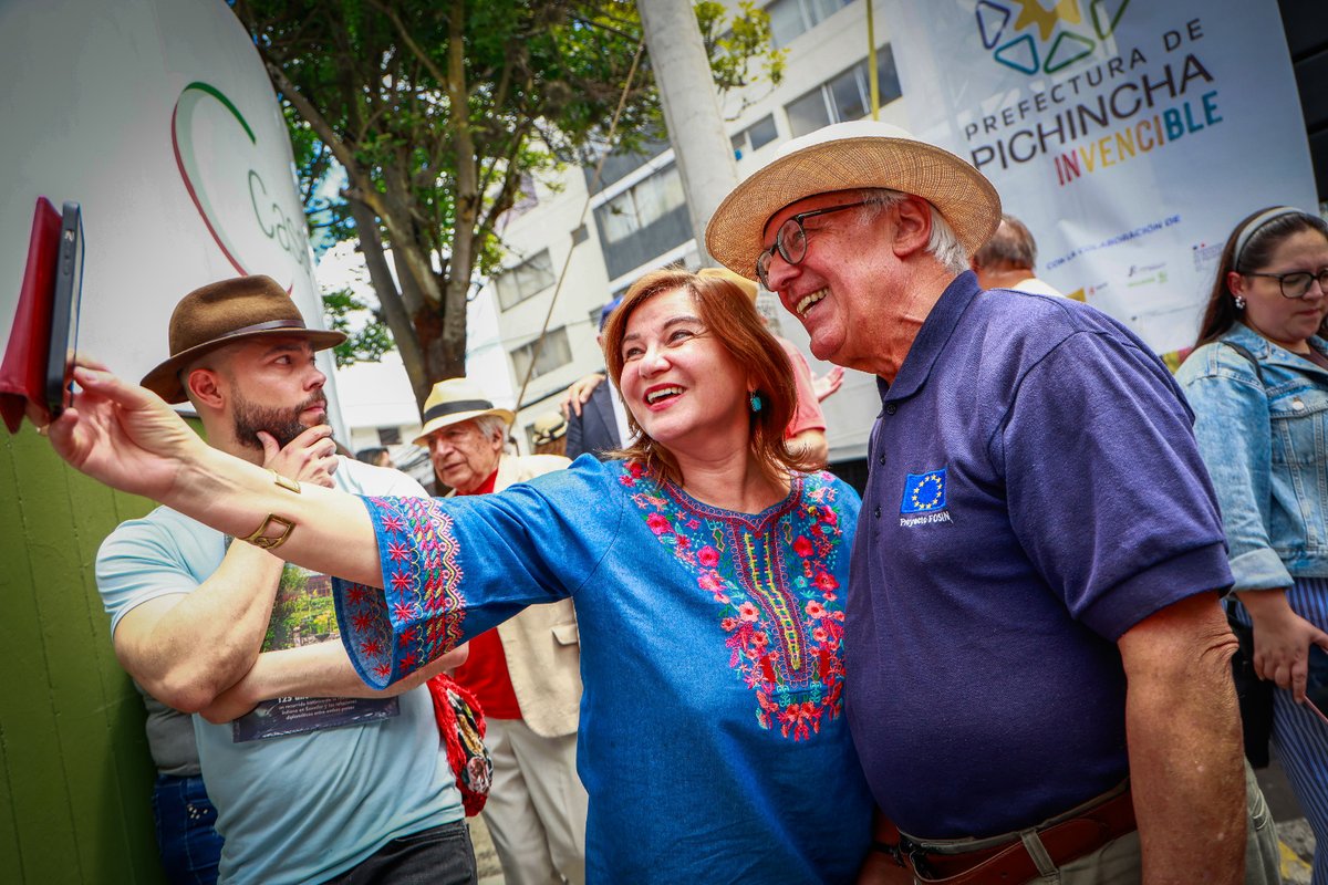 UEenEcuador's tweet photo. #MesdeEuropa 🥳🇪🇺 | "El #Eurofest es mucho más que un festival; es un puente vivo donde el aspecto institucional da paso a lo más valioso que tenemos: el encuentro entre seres humanos. Porque la cultura nos conecta de forma inmediata. Este festival ha sido pensado para todos: para la niñez, la juventud, las familias, artistas y emprendedores.
Este despliegue de creatividad y cultura en cada stand es el resultado del espíritu de #EquipoEuropa. Gracias por ser parte de la celebración de nuestra amistad presente y del futuro que estamos construyendo entre Europa 🇪🇺 y Ecuador 🇪🇨"
Jekaterina Doródnova, @EUAmbEcuador Embajadora de la Unión Europea en Ecuador.
#CulturalDiplomacy
@AlemaniaQuito
@BelgicaenLima
@embespecuador
@FranceEquateur
@ItalyinEcuador
@HumboldtEcuador
@AFQuito
@centroespanolec
@PichinchaGob