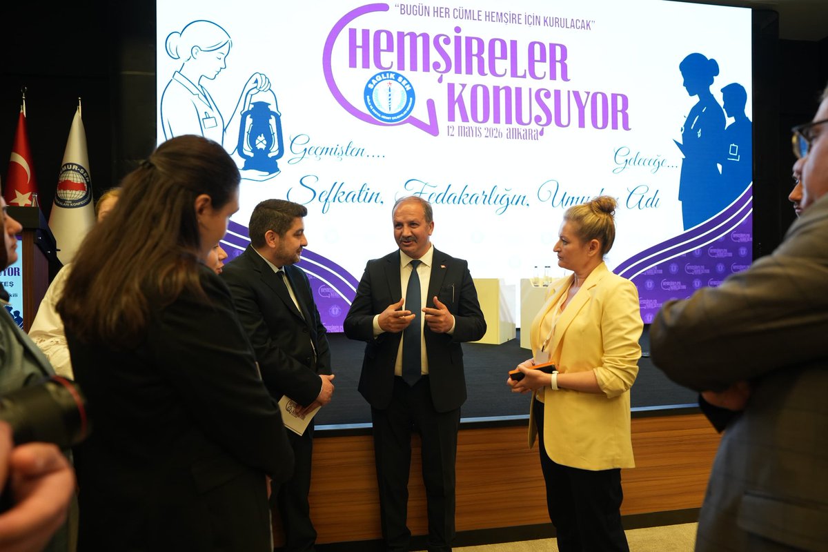 sagliksen's tweet photo. Sağlık-Sen, 12-18 Mayıs Hemşireler Haftası ve Günü kapsamında ‘Hemşireler Konuşuyor’ programı gerçekleştirdi.

Hemşirelerin sahadaki deneyimlerini aktardığı, meslekte karşılaşılan sorunlar ve çözüm önerilerinin ele alındığı programda, hemşirelik mesleğinin geleceğine vurgu yapıldı.

#HemşirelerKonuşuyor
#SözHemşirelerde
#HemşirelerGünü
⤵️
https://t.co/tg6Ea1OJFD
