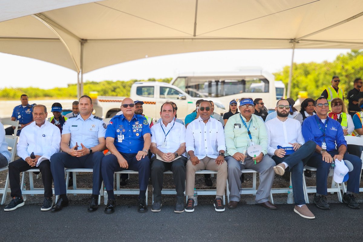 daeroportuario's tweet photo. Como parte de nuestro compromiso con la seguridad y el fortalecimiento de las operaciones aeroportuarias, estuvimos presentes como observadores en el Simulacro a Gran Escala realizado en el Aeropuerto Internacional de Punta Cana. (@PUJAirport) https://t.co/WI8m9XPmno