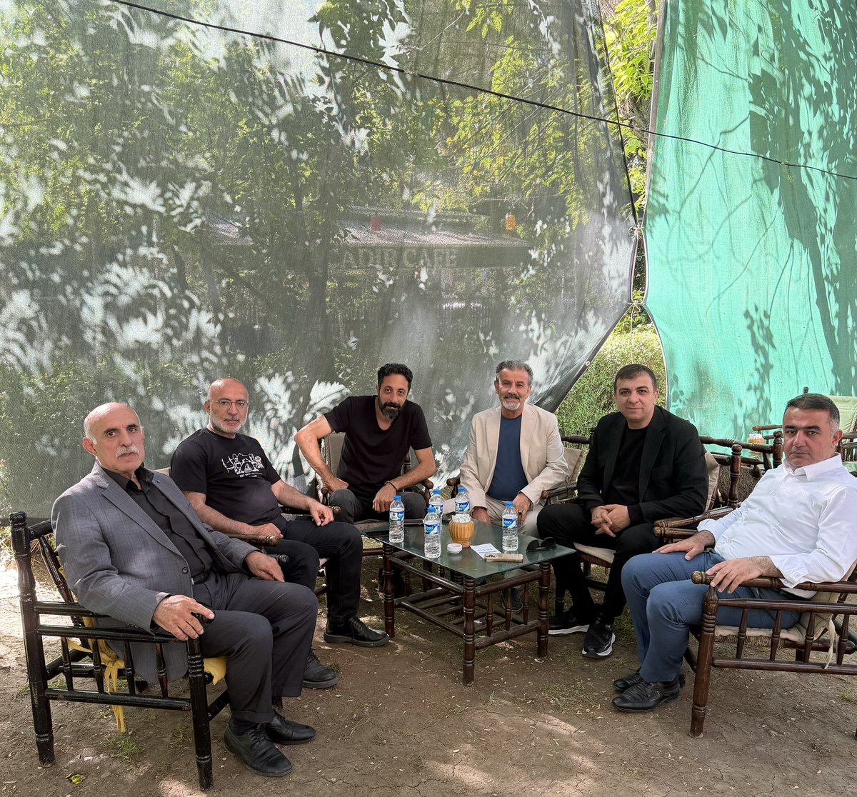avmuratcicek's tweet photo. Bugün Batman’da iki kıymetli dostum; Kürtçe hocam Aydın Üneşi ve yazar Yavuz Ekinci ile bir araya gelme imkânı buldum. Yaşadığımız coğrafyanın kadim medeniyetlerini, tarihini, kültürünü ve edebiyatını konuşup güncel meselelere dair verimli bir sohbet gerçekleştirdik. Samimi ve ufuk açıcı bu buluşma benim için oldukça kıymetliydi. Var olsunlar.  @yavuzekinci151