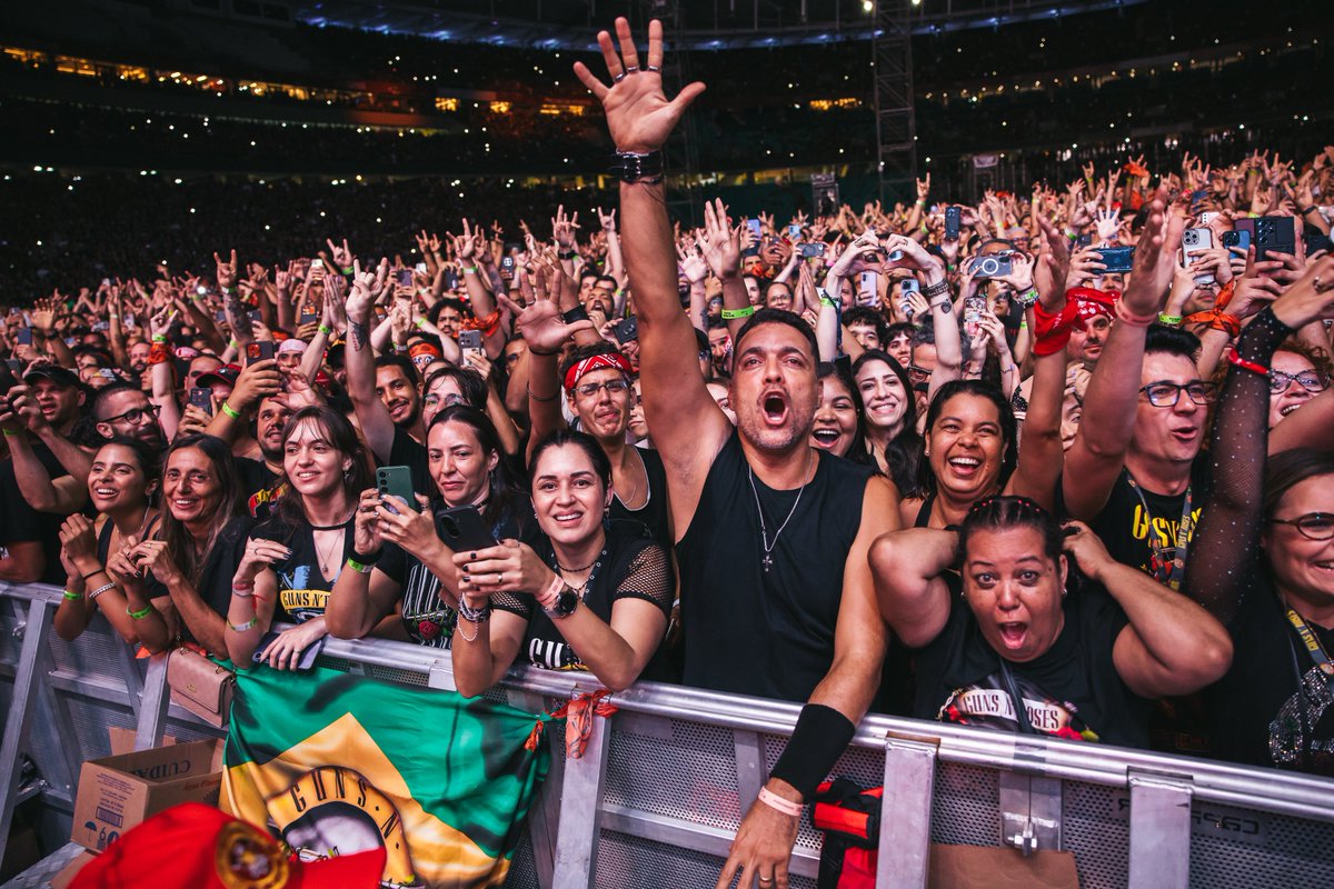 Guns N' Roses tweet media