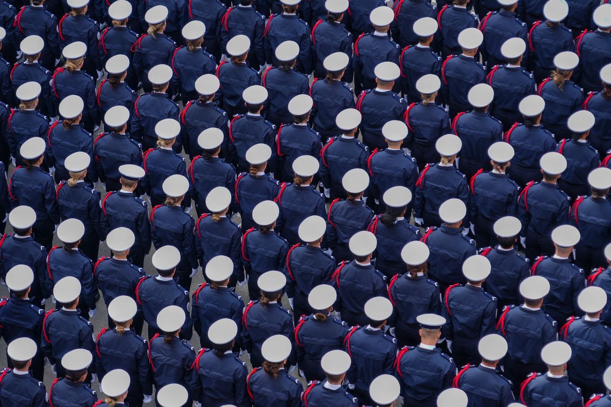 NunezLaurent's tweet photo. J’ai été honoré d’avoir accueilli, avec le préfet de police, les 500 nouveaux gardiens de la paix issus de la 278e promotion Eric Masson qui rejoignent les directions de la préfecture de police au service de la sécurité de nos concitoyens. 

Ils ont ma confiance et mon invariable soutien pour relever les défis de cette belle institution. Je salue ses agents à l’engagement irréprochable et ses directeurs à la détermination sans faille, sous l’autorité de leur chef, Patrice Faure.