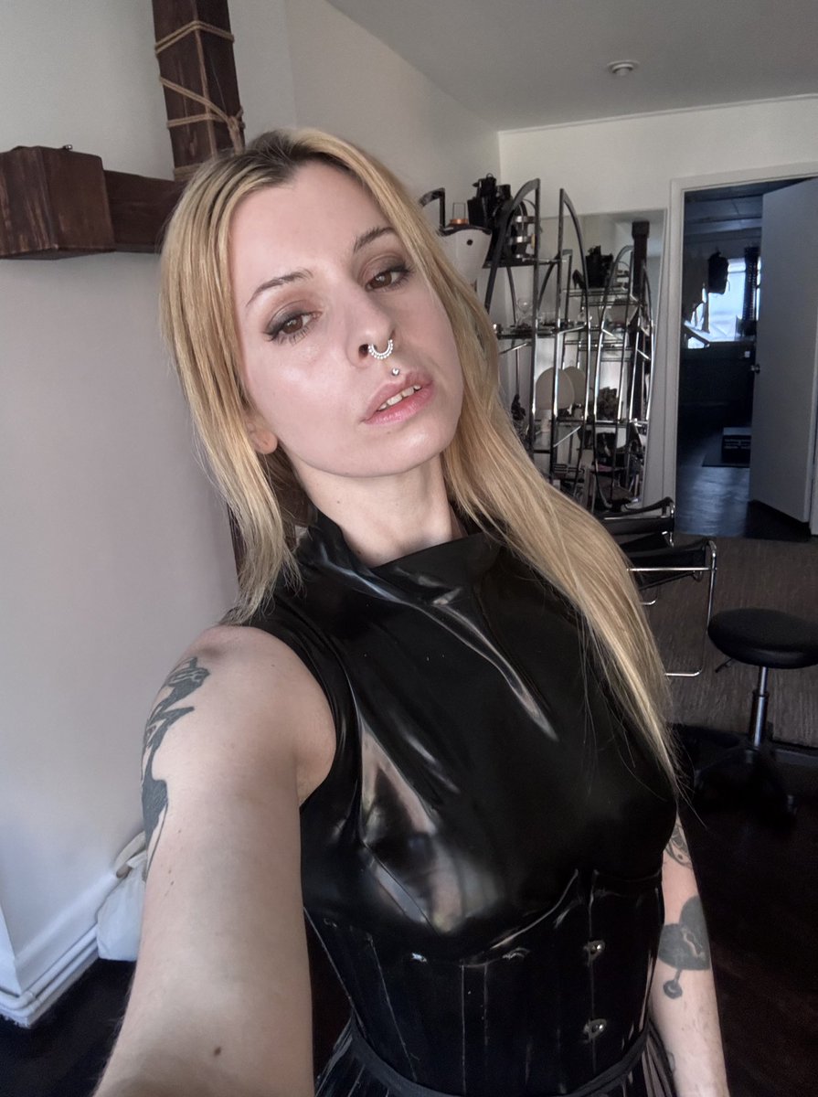 Trinity - NYC Dominatrix tweet media