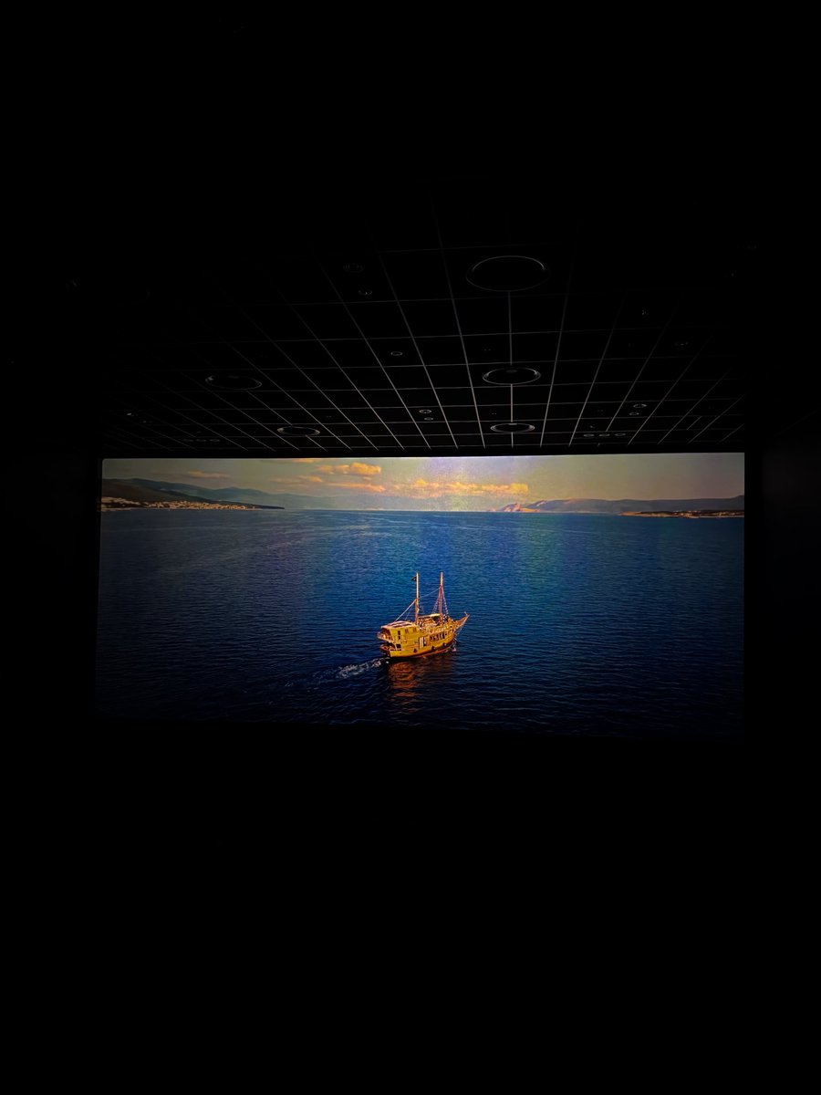ivaa_xo's tweet photo. Zadnji naš obiteljski izlazak bio je gledanje filma Svadba u kinu. Dok smo se uskladili s obvezama da odemo pogledati film već je bila polovica ožujka. Par dana iza toga je bio tati rođendan gdje imamo zadnju obiteljsku sliku. Par dana iza toga je bila tati sahrana…. https://t.co/Pec6aZ9gOF