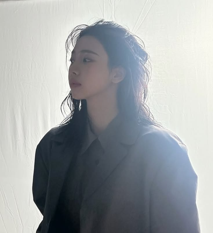 oceanaes_'s tweet photo. how did she not realise how handsome she is asdfghjkl; https://t.co/MY2Y20Sasn